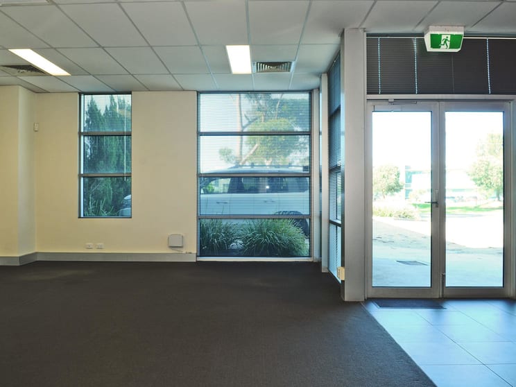 Click to view all images Unit 3/86-88 Western Avenue Tullamarine VIC 3043 - Image 2