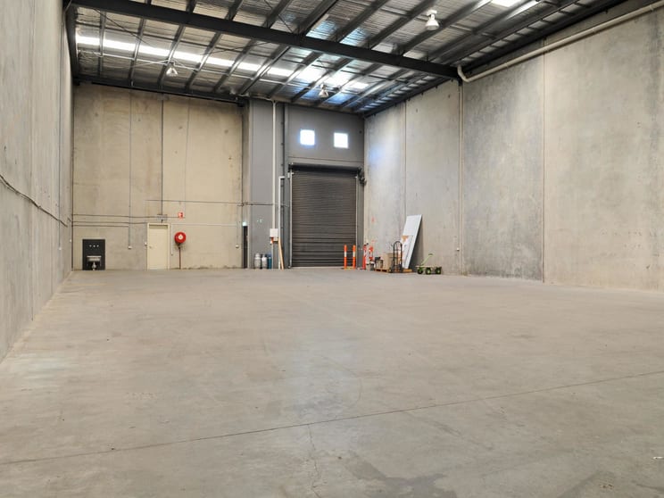 Click to view all images Unit 3/86-88 Western Avenue Tullamarine VIC 3043 - Image 3