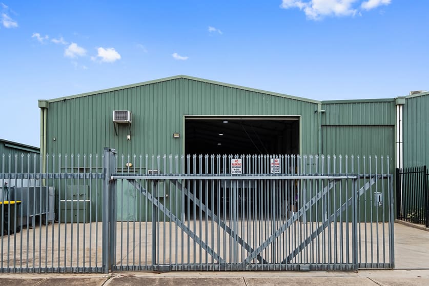 Click to view all images 15 Fifth Street Wingfield SA 5013 - Image 2