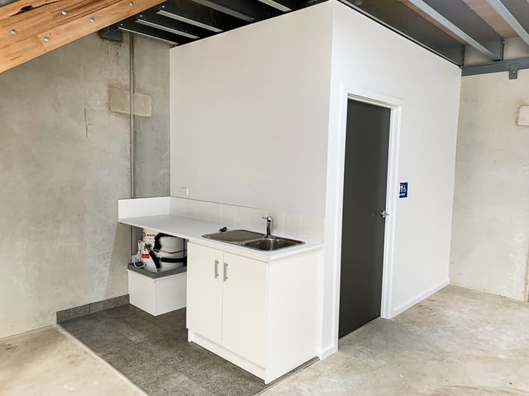 Click to view all images 10 Cave Place Clyde North VIC 3978 - Image 3