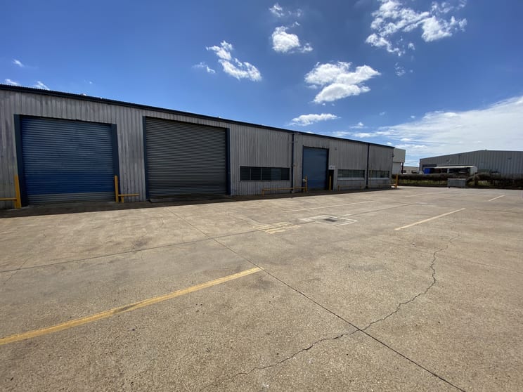 Click to view all images 4/134 Boniface Street Archerfield QLD 4108 - Image 1