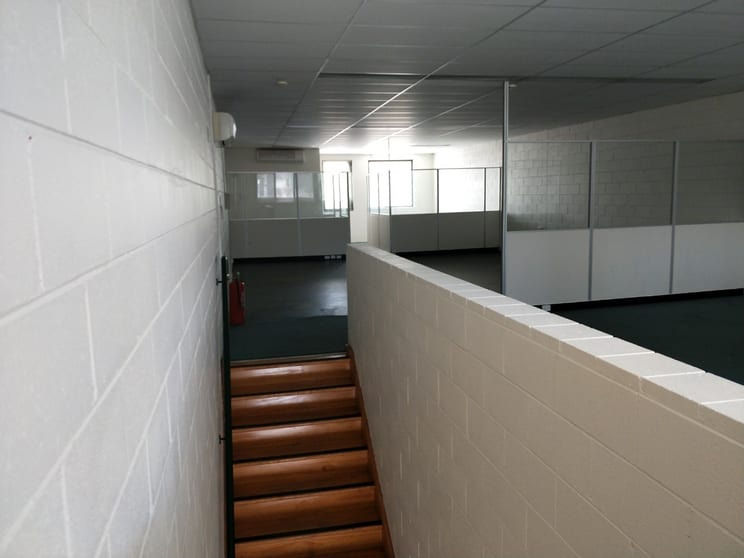 Click to view all images 1/237 Beach Street Frankston VIC 3199 - Image 2