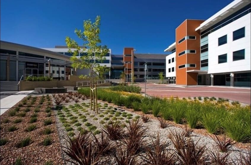 Deakin ACT 2600 - Image 2