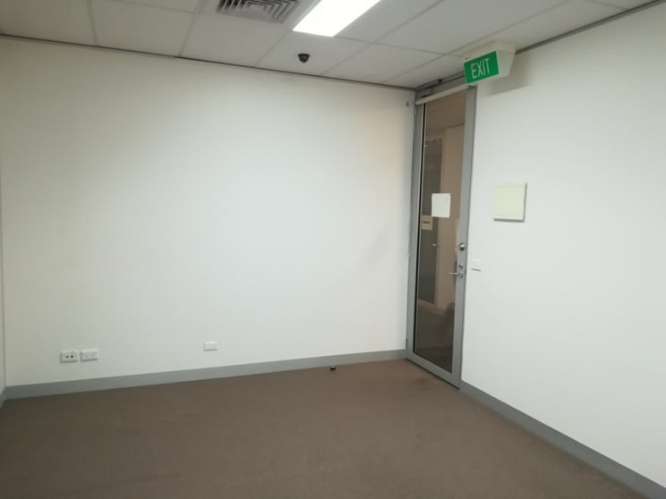 Click to view all images Suite 5/94 High Street Berwick VIC 3806 - Image 3