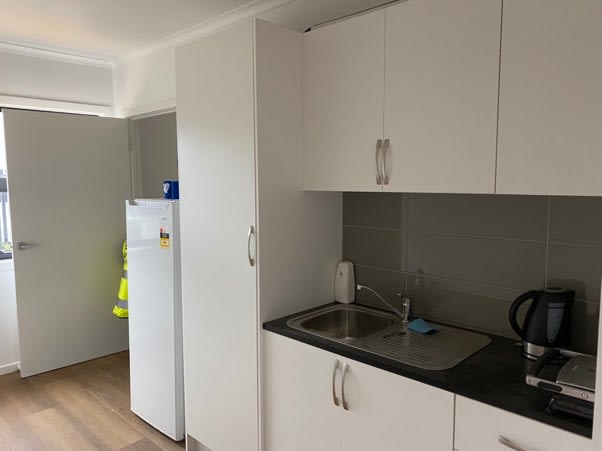 Click to view all images 3B Roanoak Court East Bendigo VIC 3550 - Image 3