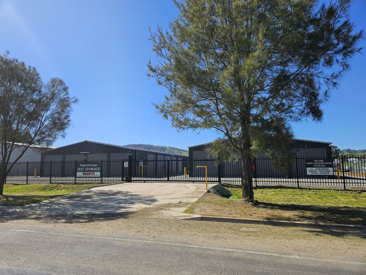 Click to view all images 30-32 Kiewa Bonegilla Road Tangambalanga VIC 3691 - Image 1