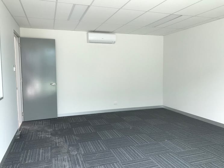 Click to view all images 5 Envision Close Pakenham VIC 3810 - Image 2