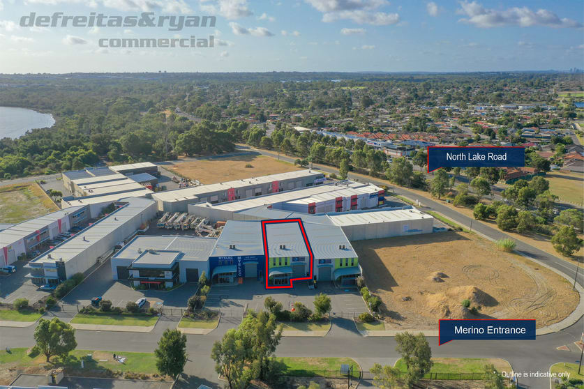 Click to view all images 2/6 Merino Entrance Cockburn Central WA 6164 - Image 3