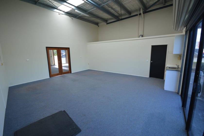 Click to view all images Burleigh Heads QLD 4220 - Image 1