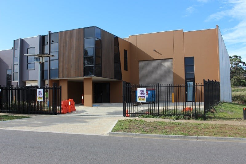 Click to view all images 2/37 McDougall Road Sunbury VIC 3429 - Image 1
