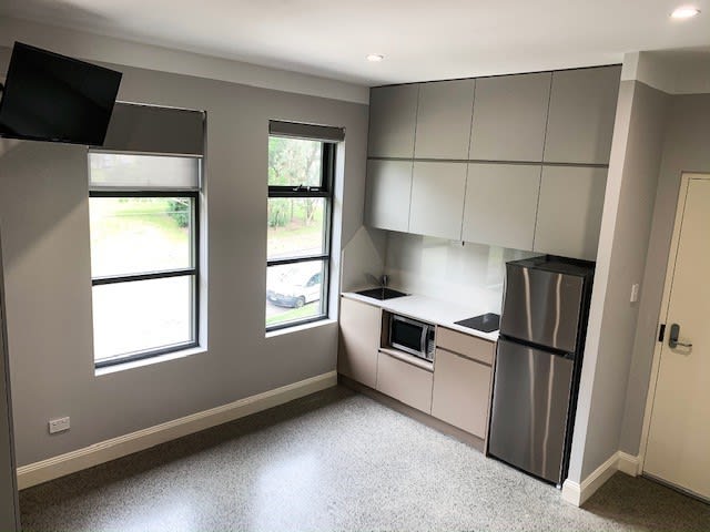 Click to view all images 7 Quest Avenue Carramar NSW 2163 - Image 2