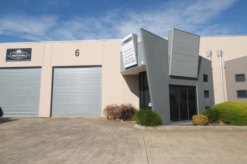 6/6-8 Hogan Court Pakenham VIC 3810 - Image 1