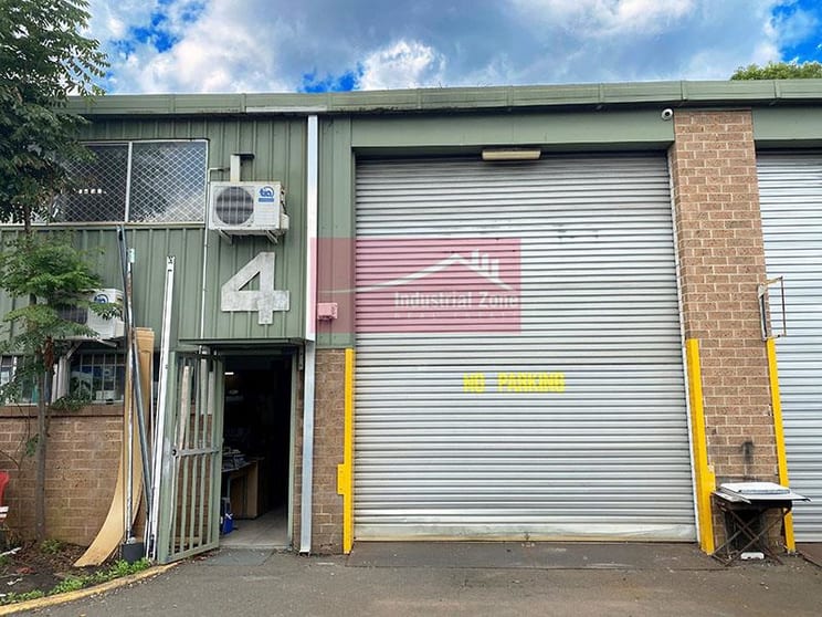 Click to view all images Unit 4/10-12 Harley Crescent Condell Park NSW 2200 - Image 1