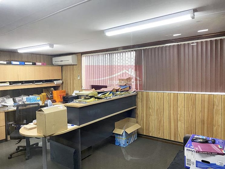 Click to view all images Unit 4/10-12 Harley Crescent Condell Park NSW 2200 - Image 3