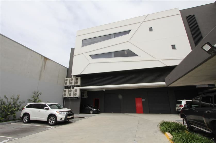 Click to view all images W-101/16 Wurrook Circuit Caringbah NSW 2229 - Image 2