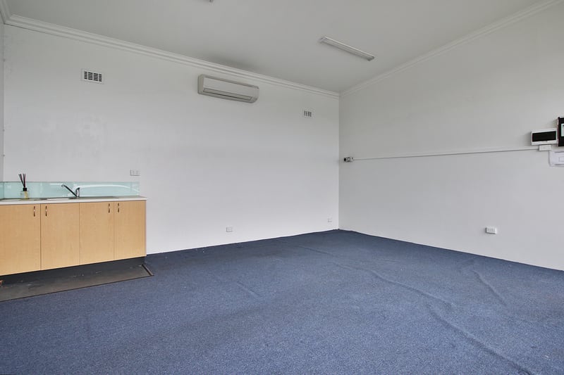 Click to view all images 5 Queens Avenue Springvale VIC 3171 - Image 3