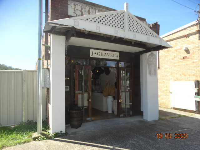 Click to view all images 233 Ocean View Road Ettalong Beach NSW 2257 - Image 2