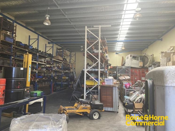 Click to view all images Unit 2/20 Broadhurst Road Ingleburn NSW 2565 - Image 2