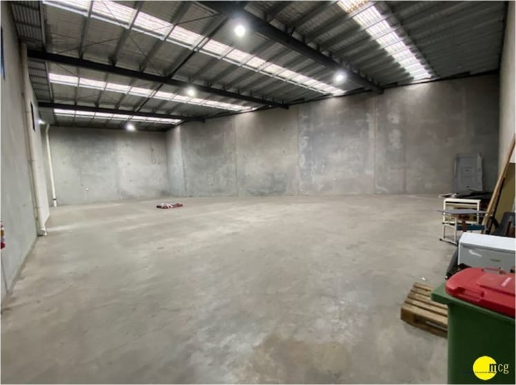 Click to view all images 4/2A Holmwood Road Tottenham VIC 3012 - Image 3