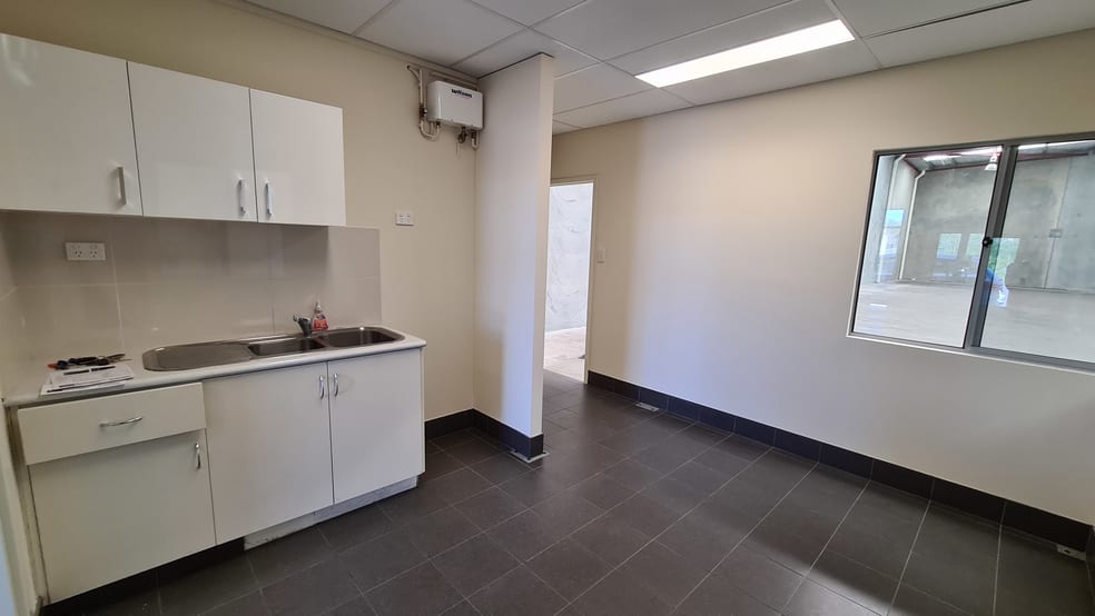 Click to view all images 104 Furniss Rd Landsdale WA 6065 - Image 3