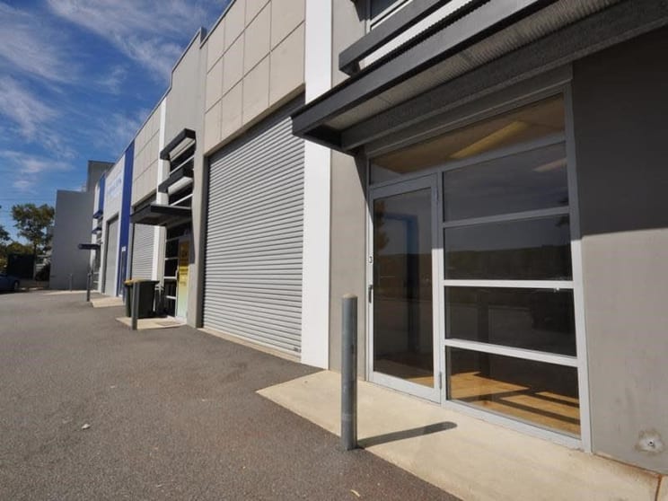 Click to view all images 3/9 Merino Entrance Cockburn Central WA 6164 - Image 3