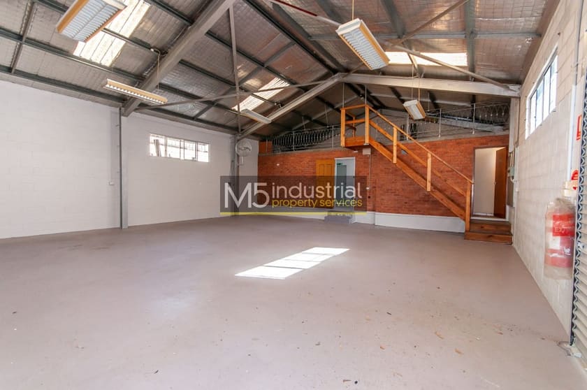 Click to view all images 1/20 Woodfield Boulevard Caringbah NSW 2229 - Image 2