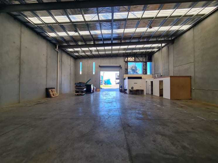 Click to view all images 42 Progress Street Dandenong VIC 3175 - Image 3