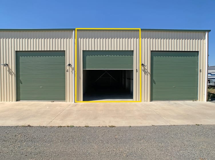 Click to view all images 5/34 Butt Street Canadian VIC 3350 - Image 3