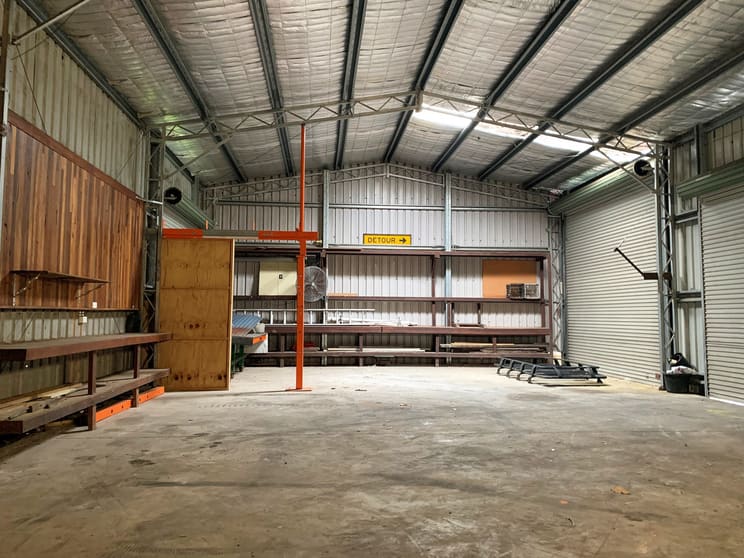Click to view all images 230 Chinderah Bay Drive Chinderah NSW 2487 - Image 2