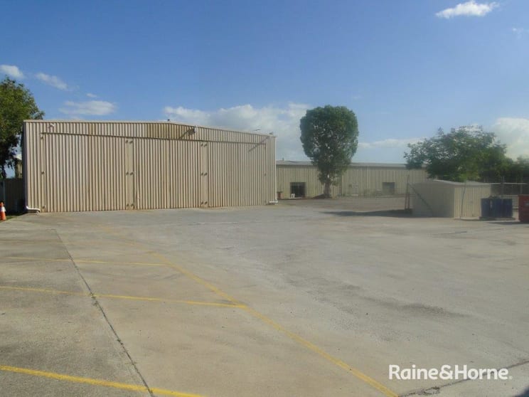 Click to view all images 73 A Hanson Road Gladstone Central QLD 4680 - Image 1