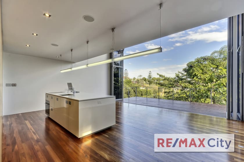 Click to view all images 2/32 Waterworks Road Red Hill QLD 4059 - Image 1