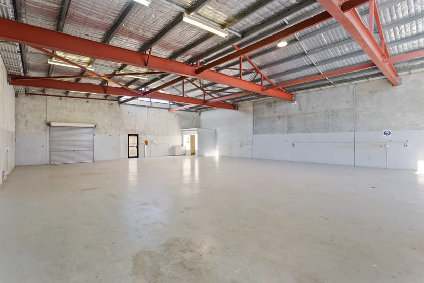 Click to view all images 4/37 Howson Way Bibra Lake WA 6163 - Image 2