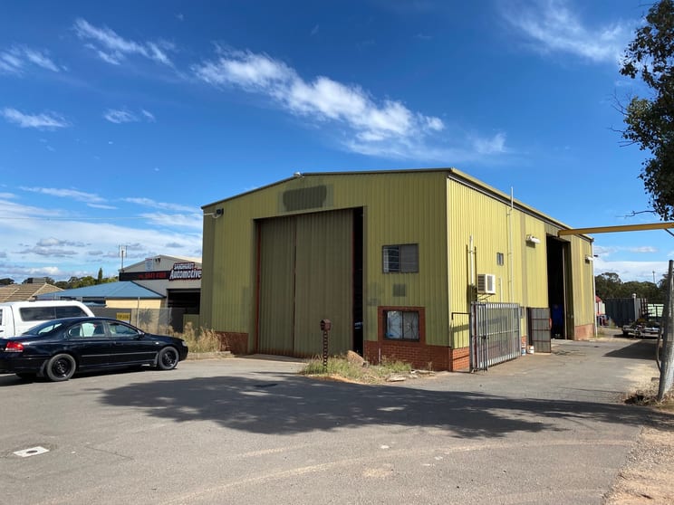 Click to view all images 81 Powells Avenue Bendigo VIC 3550 - Image 1