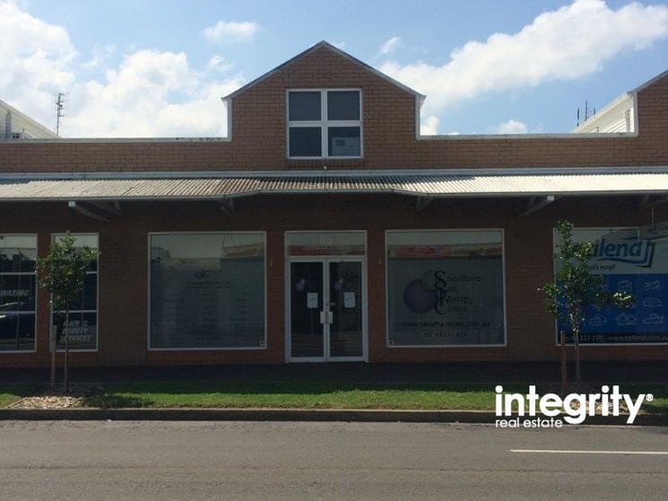 Click to view all images 2/85 First Floor, Worrigee Street Nowra NSW 2541 - Image 1