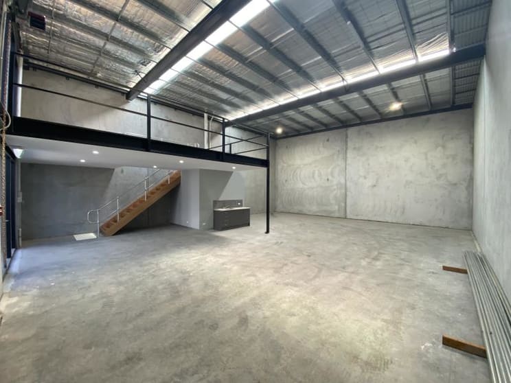 Click to view all images Unit 7/562 Geelong Road Brooklyn VIC 3012 - Image 3