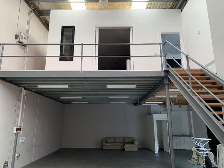 Click to view all images Unit 9/9 - 345 Plummer St Port Melbourne VIC 3207 - Image 2