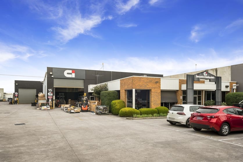 Click to view all images 15 Macquarie Drive Thomastown VIC 3074 - Image 1