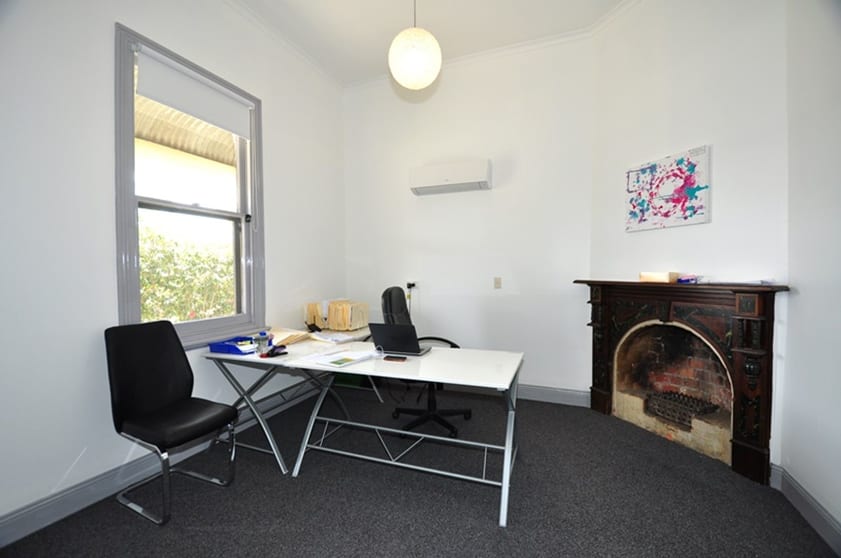 Click to view all images 52 McIvor Road Kennington VIC 3550 - Image 2