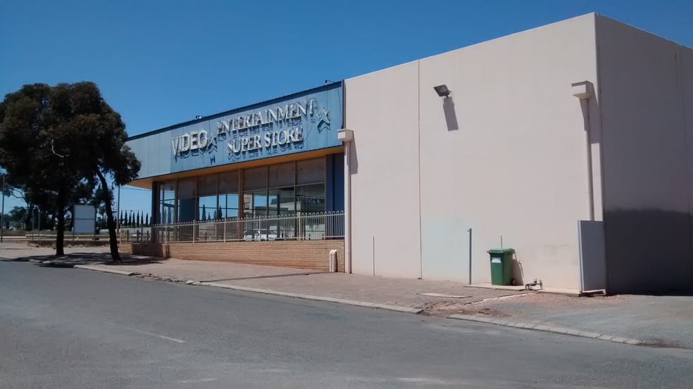Click to view all images 208 Boulder Road South Kalgoorlie WA 6430 - Image 2
