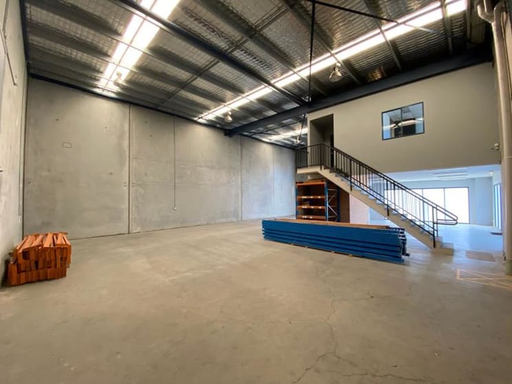 Click to view all images Unit 8/5 Merryvale Road Minto NSW 2566 - Image 2