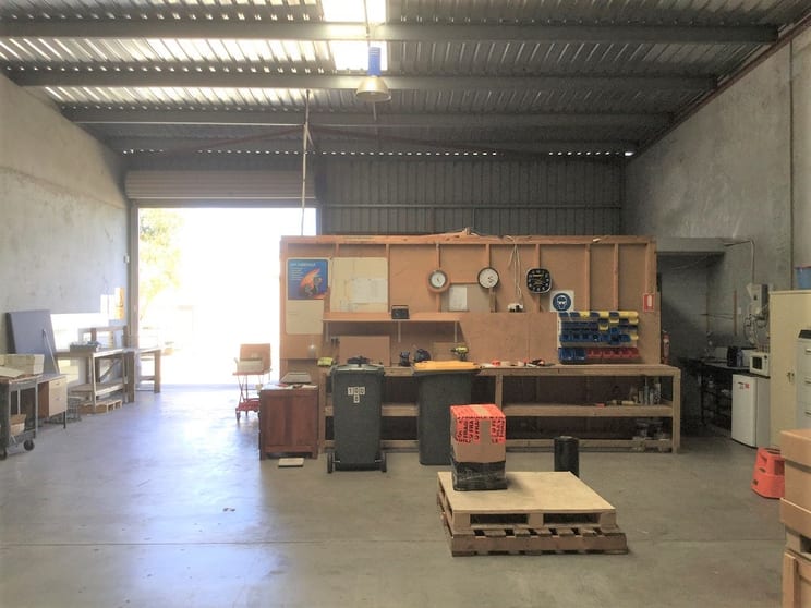 Click to view all images 8/96-100 Briggs Street Welshpool WA 6106 - Image 3