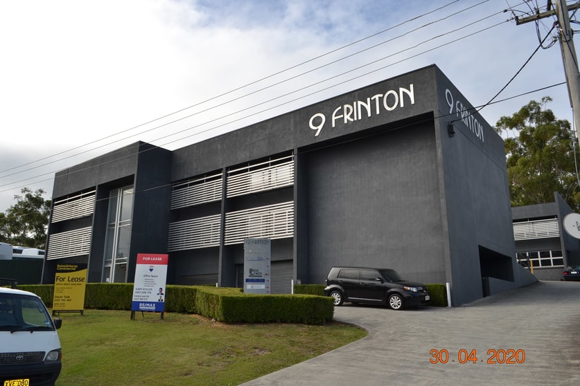 Click to view all images 9 Frinton Street Southport QLD 4215 - Image 2