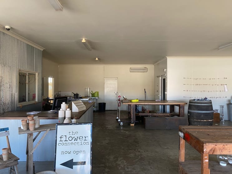 Click to view all images 914 Howitt Street Wendouree VIC 3355 - Image 3