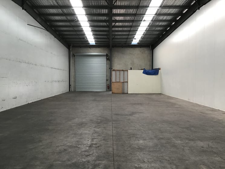 Click to view all images 2/6-8 Surrey Street North Geelong VIC 3215 - Image 3