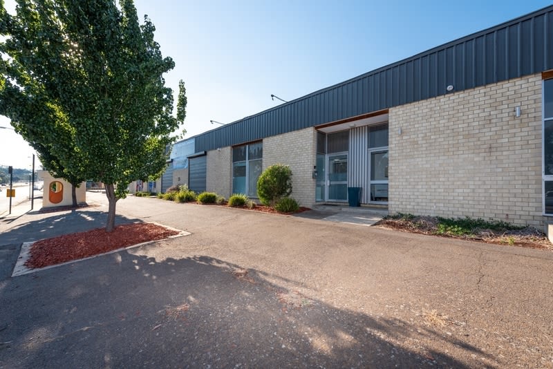Click to view all images Unit 4/26 Sandford street Mitchell ACT 2911 - Image 1