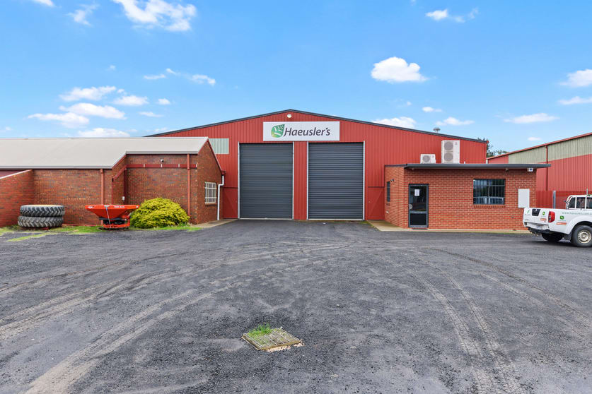 Click to view all images 285 Midland Highway Epsom VIC 3551 - Image 1
