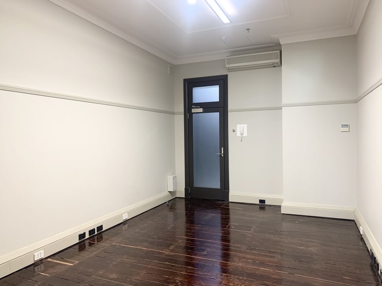 Click to view all images 18/2-14 Bayswater Road Potts Point NSW 2011 - Image 3