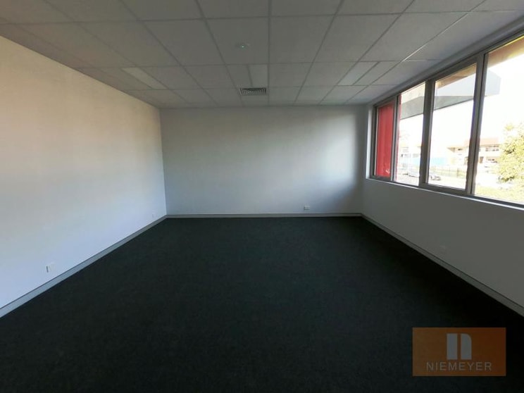 Click to view all images 22 Hallmark Street Pendle Hill NSW 2145 - Image 3