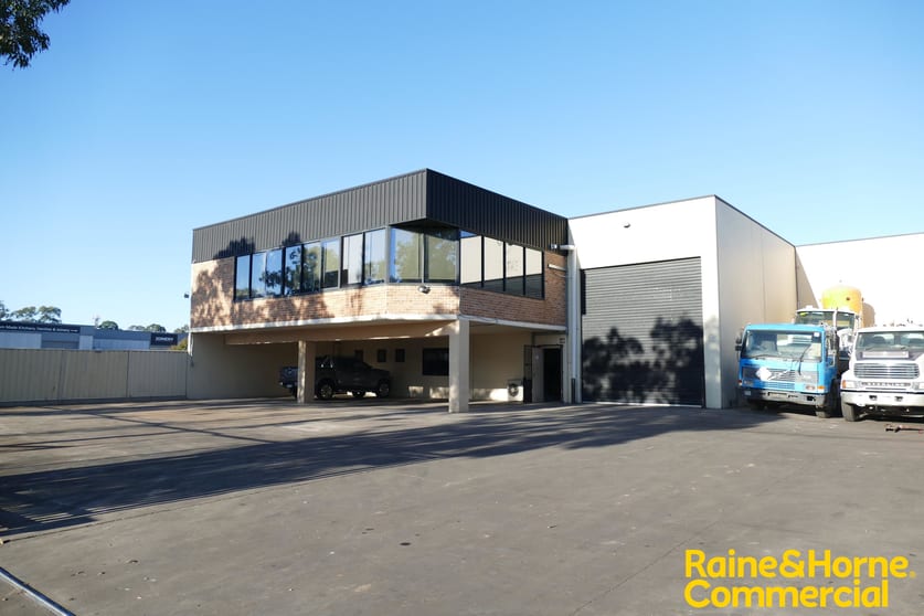 Click to view all images 1/11 Shaw Road Ingleburn NSW 2565 - Image 1
