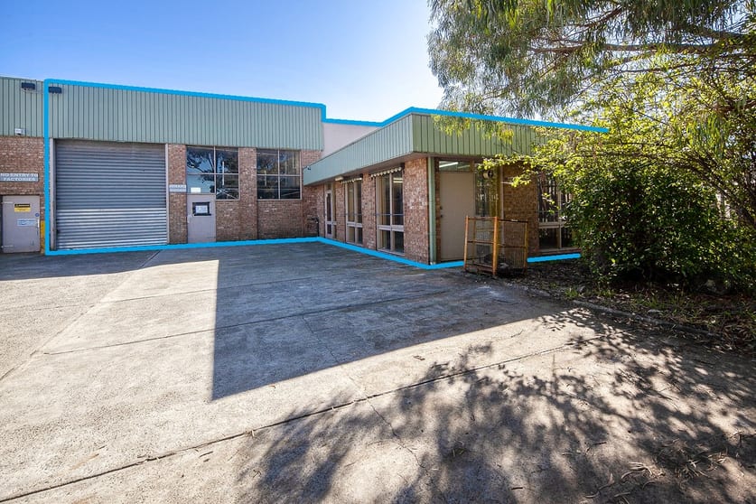 Click to view all images 2/43 Gatwick Road Bayswater North VIC 3153 - Image 1